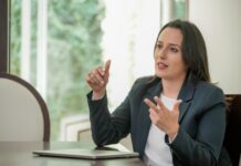 Natalia Díaz propone migración controlada durante gira por la Zona Sur