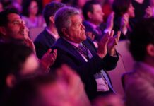 Carlos Valenciano Kamer abandona finanzas de Laura Fernández