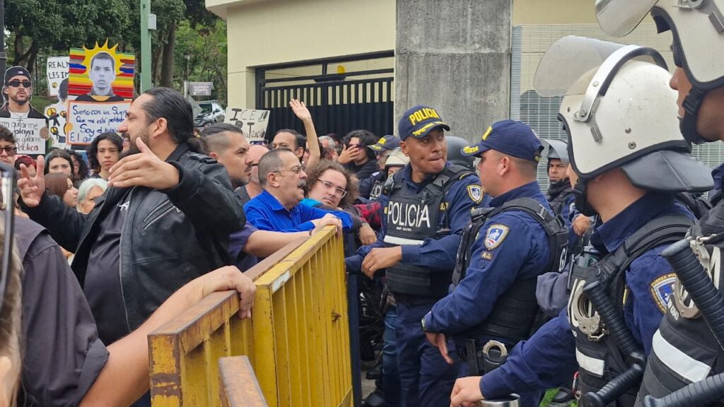 Sindicatos Armonización Eléctrica ICE Manifestación Albino Vargas