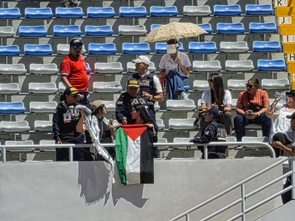 Bandera Palestina Fuerza Publica Estadio Nacional Traspaso de Poderes 2